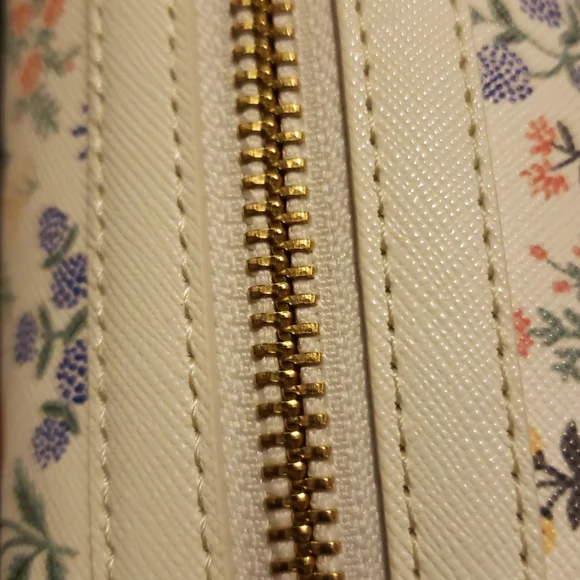 Rifle Paper Co. | Small Cosmetic Pouch | White Menagerie Garden - Picture 5 of 5